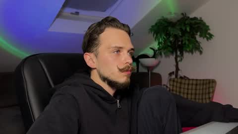 Snapshot of daimon_hall chatting on March 30, 8:21 pm Daimon online show from March 30, 8:21 pm