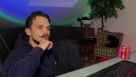 Snapshot of daimon_hall chatting on March 31, 11:16 pm Daimon online show from March 31, 11:16 pm