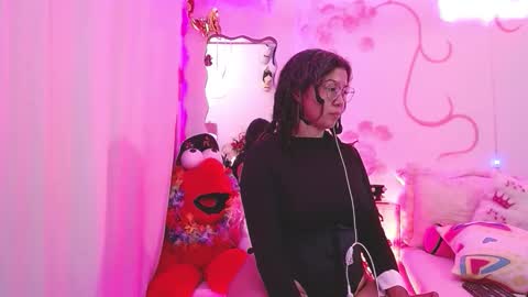 Snapshot of daina_flower chatting on February 21, 4:57 am DAINA online show from February 21, 4:57 am