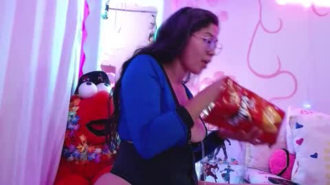 Snapshot of daina_flower chatting on February 26, 4:11 am DAINA online show from February 26, 4:11 am