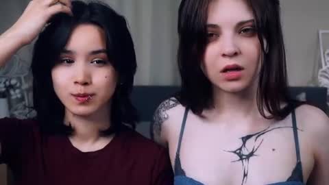 Aoi and Lily best friends online show from June 6, 7:57 am
