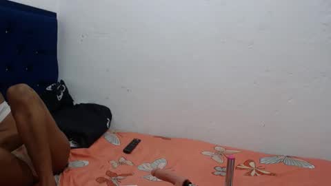 Snapshot of daisha_becker chatting on December 7, 10:28 pm daisha_becker online show from December 7, 10:28 pm