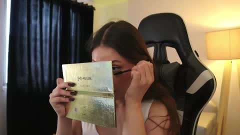 Snapshot of daisha_riley chatting on October 29, 3:25 pm Lauren            online show from October 29, 3:25 pm