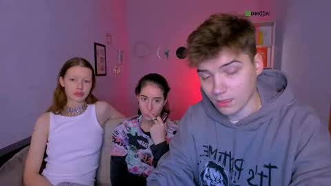 daisy online show from November 15, 8:16 pm