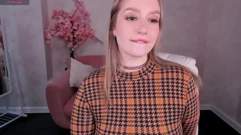 Snapshot of daisy_beckerr chatting on March 26, 9:37 am Viickie online show from March 26, 9:37 am