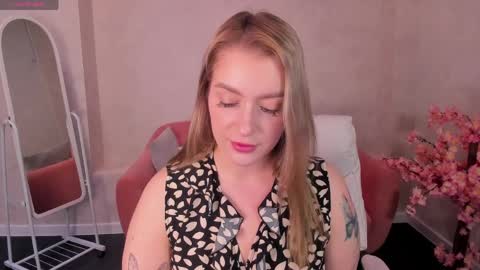 Snapshot of daisy_beckerr chatting on March 29, 1:16 am Viickie online show from March 29, 1:16 am