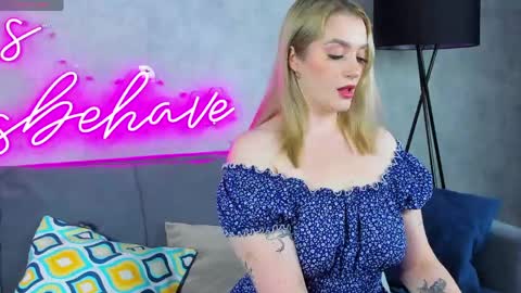 Snapshot of daisy_beckerr chatting on April 9, 9:58 am Viickie online show from April 9, 9:58 am
