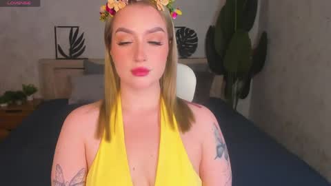 Snapshot of daisy_beckerr chatting on April 10, 9:47 am Viickie online show from April 10, 9:47 am