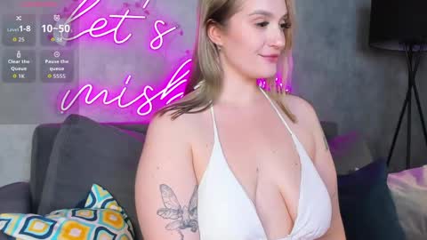 Snapshot of daisy_beckerr chatting on April 25, 1:41 pm Viickie online show from April 25, 1:41 pm