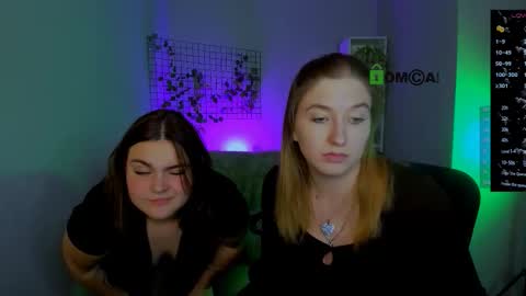 Snapshot of daisy_candy chatting on September 16, 8:43 pm Little Di online show from September 16, 8:43 pm