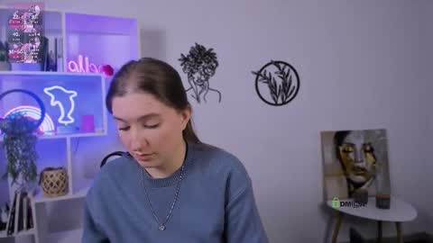 Little Di online show from February 12, 2:28 am