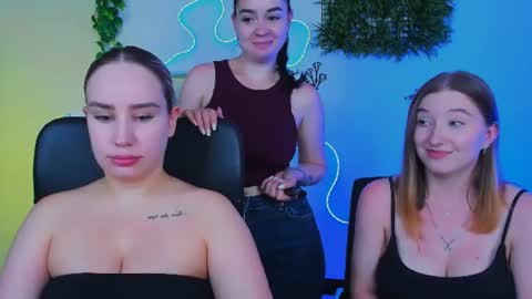 Little Di online show from July 17, 7:19 pm