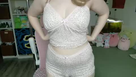 Daisy online show from April 19, 6:21 pm