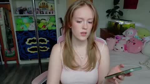 Daisy online show from May 12, 9:12 pm