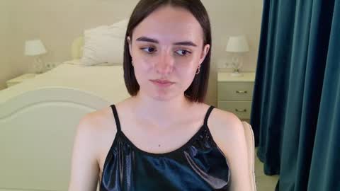 Snapshot of daisy_heart chatting on June 12, 4:44 am Daisy online show from June 12, 4:44 am