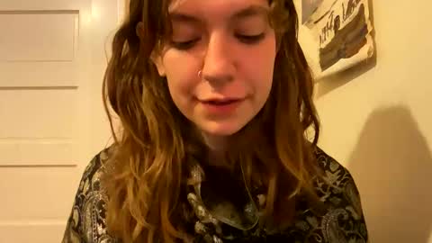 Snapshot of daisybaby699 chatting on May 16, 7:27 am DaisyB3 online show from May 16, 7:27 am