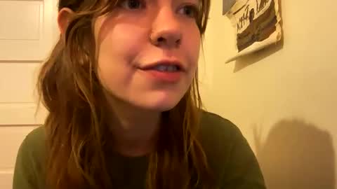 Snapshot of daisybaby699 chatting on May 19, 7:15 am DaisyB3 online show from May 19, 7:15 am
