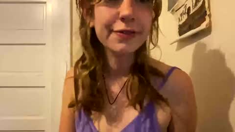 Snapshot of daisybaby699 chatting on June 20, 4:04 am DaisyB3 online show from June 20, 4:04 am