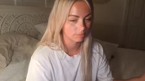 Snapshot of daisydreams_cumtrue chatting on July 21, 10:56 pm Daisy Dreams online show from July 21, 10:56 pm