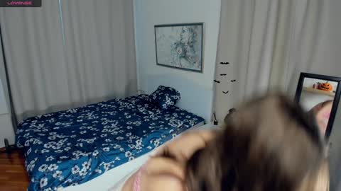 Naomi online show from December 7, 7:27 am