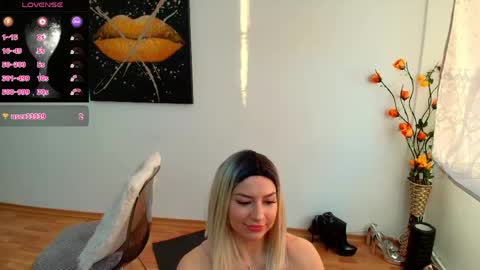 Snapshot of daisyluvsyou chatting on March 13, 5:14 am Daisyy online show from March 13, 5:14 am