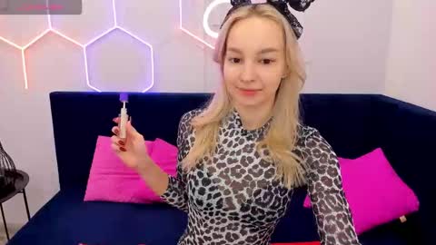 daisymellifluous online show from December 23, 1:47 am