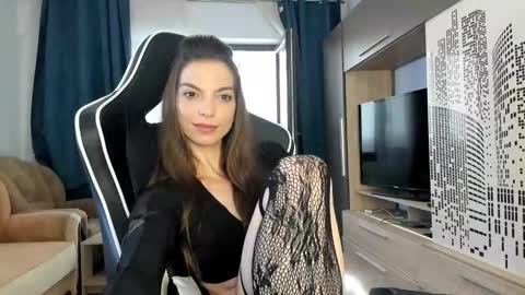 Snapshot of daisysland chatting on October 12, 8:02 am Beatrice online show from October 12, 8:02 am