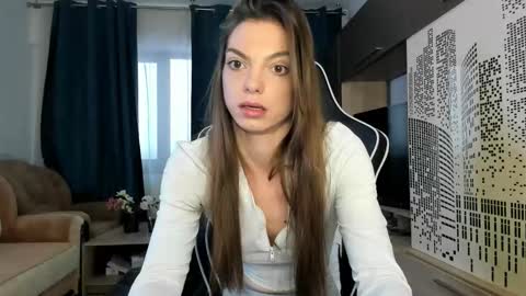 Snapshot of daisysland chatting on December 15, 10:52 am Beatrice online show from December 15, 10:52 am