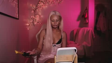 daisy online show from February 15, 1:24 am