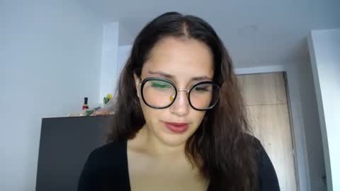 IG  dakotasofiaa online show from November 27, 12:18 pm