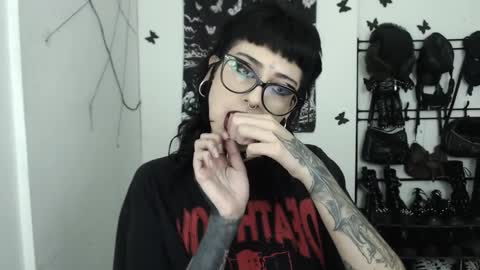 dakota online show from December 21, 3:57 am