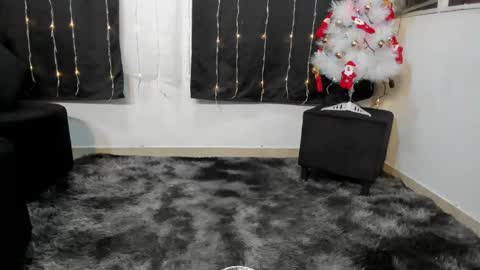 Dakota online show from December 13, 1:04 am