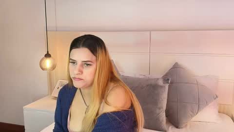 Dakota-Megan online show from September 29, 2:44 pm