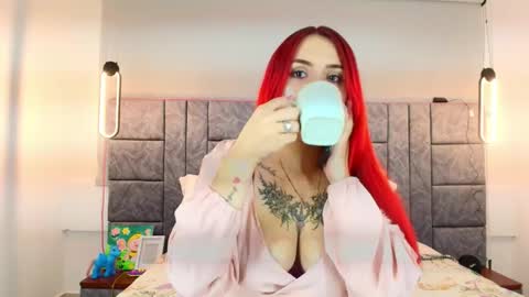 Dakota-Megan online show from December 5, 1:52 pm