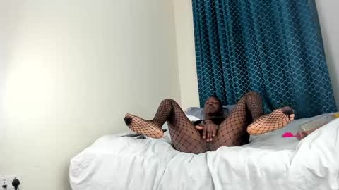 Snapshot of dakota_pariss chatting on June 7, 8:34 pm dakota_pariss online show from June 7, 8:34 pm