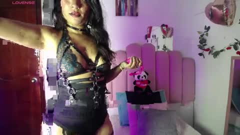 Snapshot of dakota_ro chatting on April 6, 9:16 pm Caroliina online show from April 6, 9:16 pm