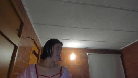 Snapshot of dakotaa_aa chatting on December 24, 10:39 pm The girl of your dreams o online show from December 24, 10:39 pm