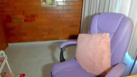 Snapshot of dakotaa_aa chatting on January 29, 8:46 pm The girl of your dreams o online show from January 29, 8:46 pm