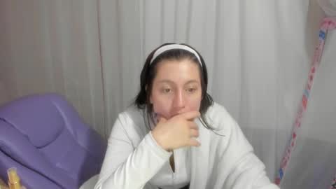 Snapshot of dakotaa_aa chatting on September 26, 5:33 am The girl of your dreams o online show from September 26, 5:33 am