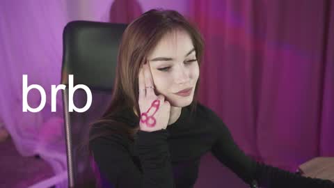 dakotaajohnnson online show from February 17, 11:34 am