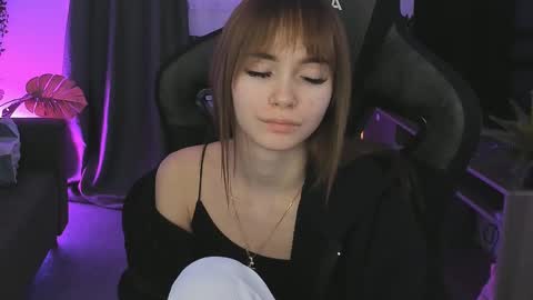 dakotaajohnnson online show from February 26, 3:21 am