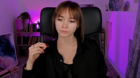 dakotaajohnnson online show from March 1, 5:20 am