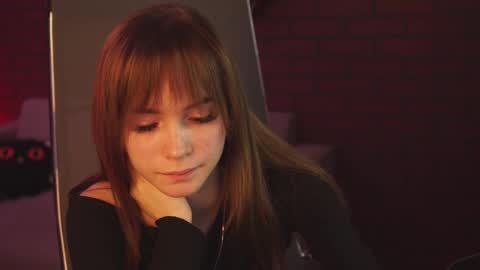 dakotaajohnnson online show from March 5, 8:32 am