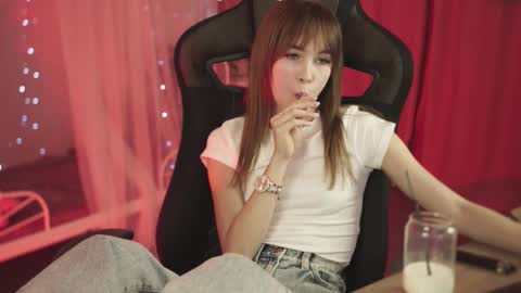 dakotaajohnnson online show from March 12, 2:45 pm