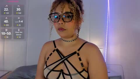 Snapshot of dakotaharrison_ chatting on March 25, 11:49 am Danna online show from March 25, 11:49 am