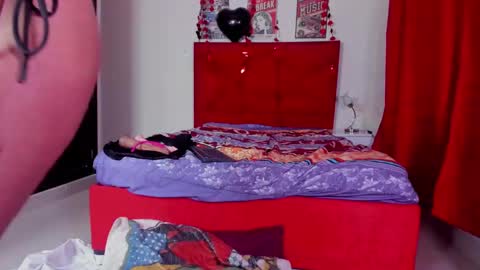 Snapshot of dakotaholand chatting on February 15, 10:21 pm dakotaholand online show from February 15, 10:21 pm