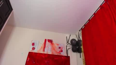 Snapshot of dakotaholand chatting on October 15, 12:44 am dakotaholand online show from October 15, 12:44 am