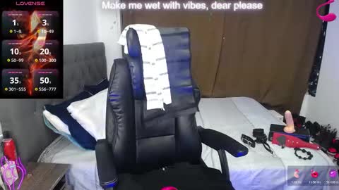 Snapshot of dakotatto chatting on March 24, 3:17 pm dakotatto online show from March 24, 3:17 pm