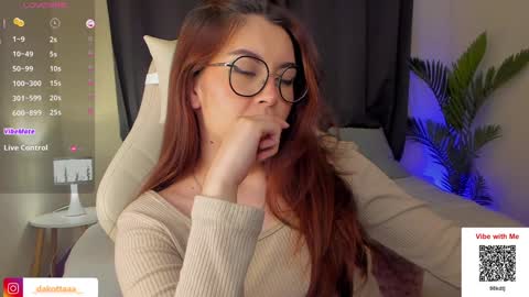 dakottaa__ online show from January 29, 10:22 pm