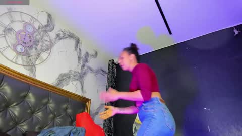 Snapshot of dalaymoore_ chatting on April 6, 7:48 pm Dalay online show from April 6, 7:48 pm